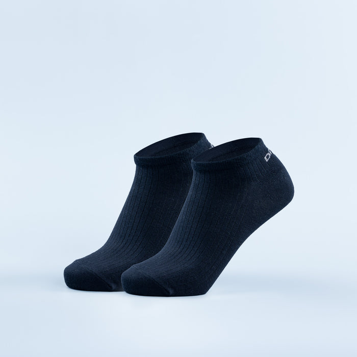 Dark ankle socks with ribbed knit and snug cuff